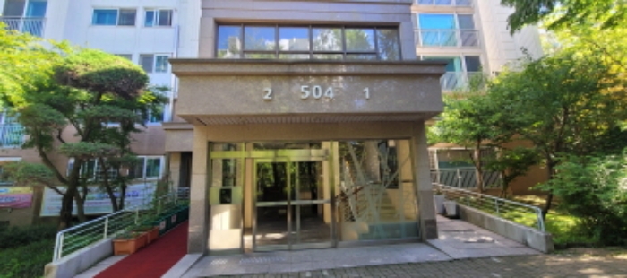 공동현관 출입문