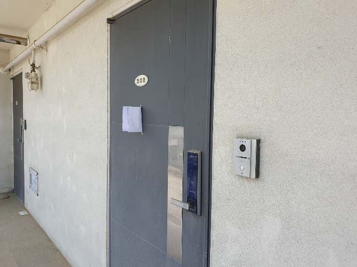 기호4 2층 출입문 전경