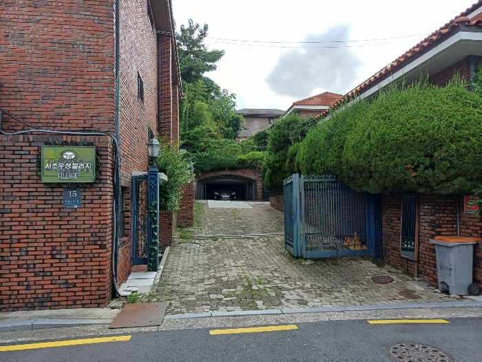 본건 소재 단지 입구