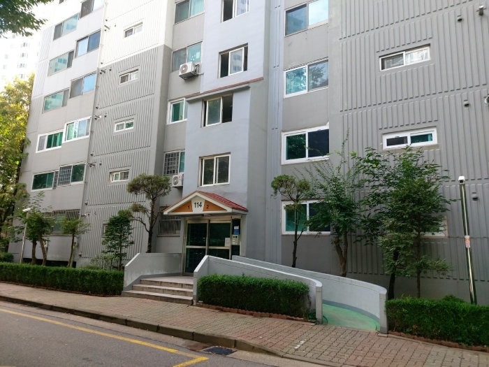 본건 동 출입구