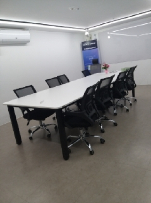 회의실 내부 모습