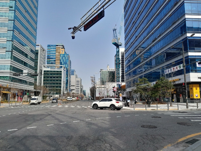 주위환경(남서측 도로변)