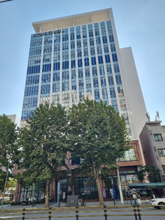 한강지트리타워 외관
(북측에서 본 전경)