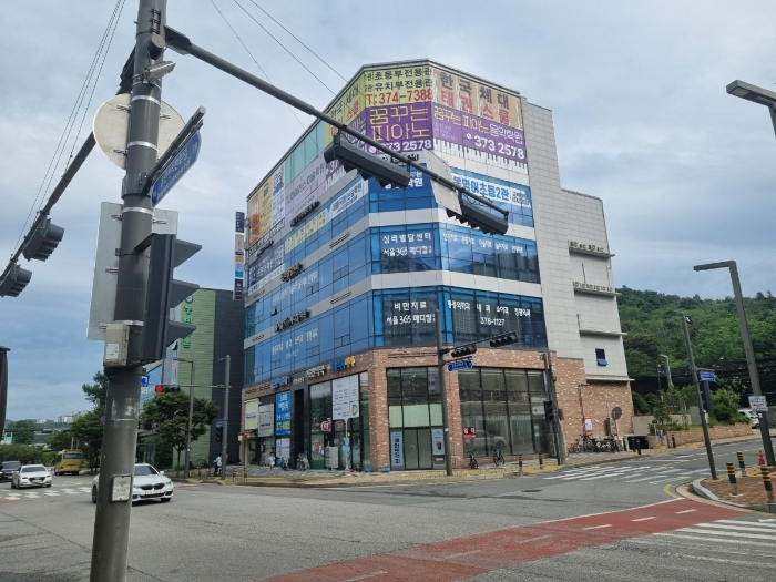 본건 북서측에서 촬영