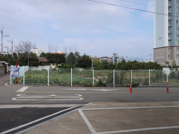 기호(1) 토지 전경(남동측에서 촬영)