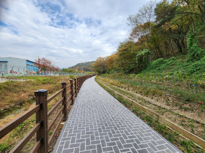 기호 7) 북측 끝 부분 및 기호 9)