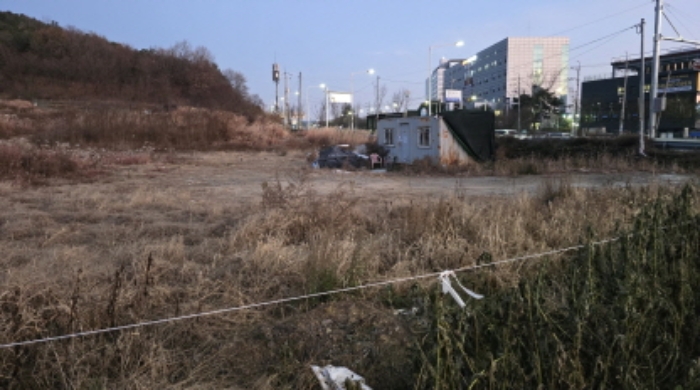 대구 북구 동호동 151-9. 지상 콘테이너가 설치되어 있는 전경