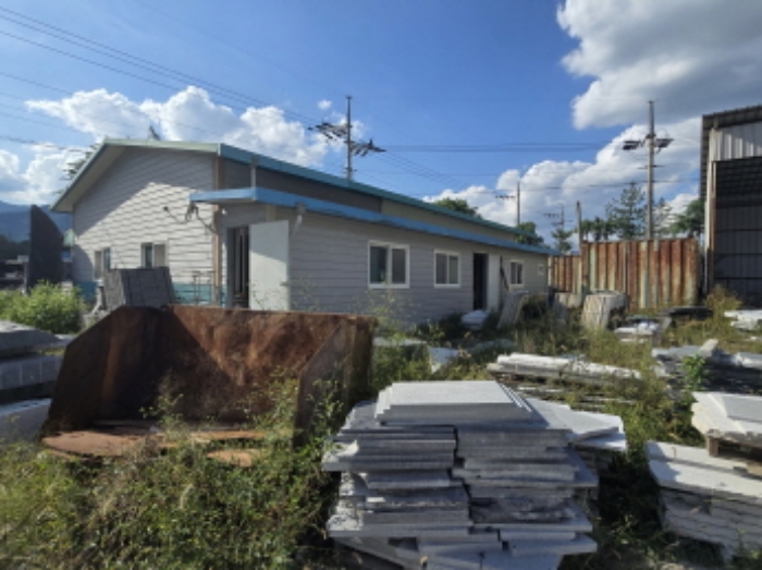 남산리 105-17 사무실 후측 전경