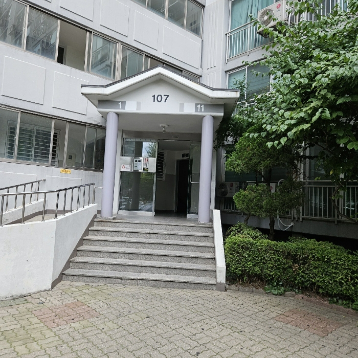 본건 소재 아파트 주출입구