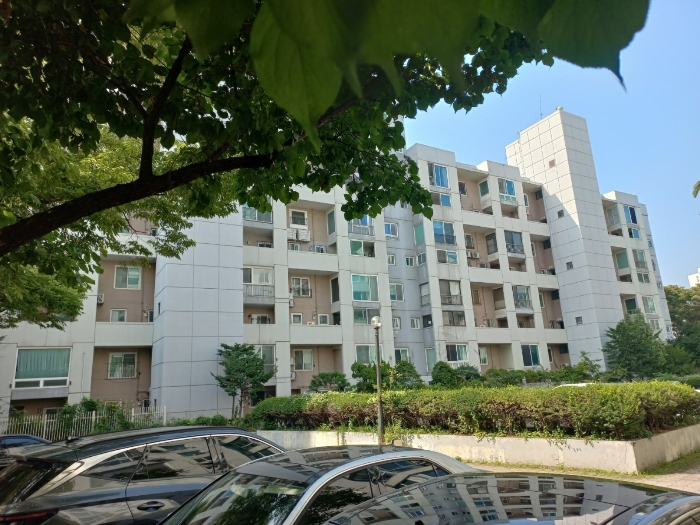 본건 소재 건물 전경