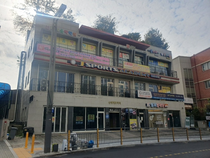 본건 소재 건물 (북측에서 촬영)