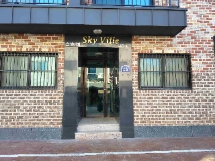 현황부동산 주출입문