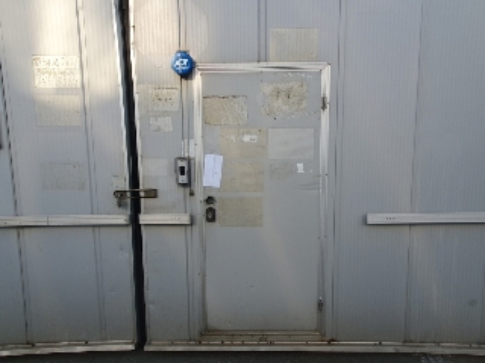 해당 건물 출입문