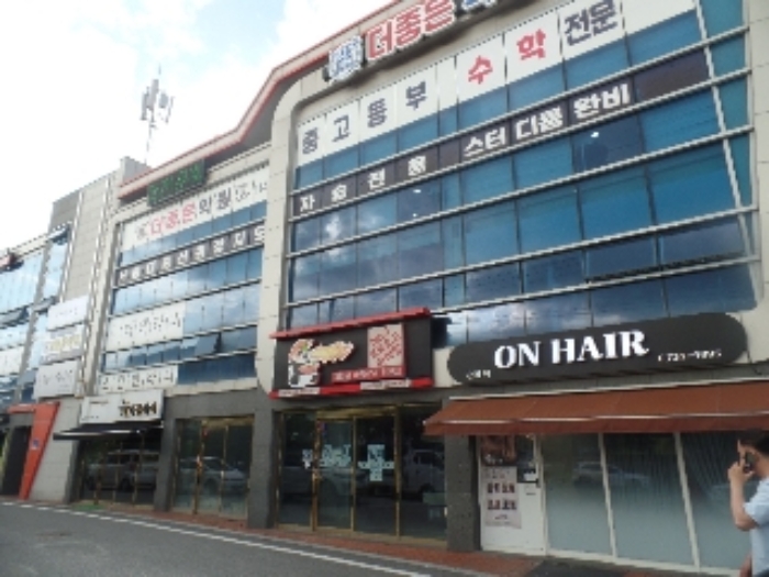 본건 건물 우측