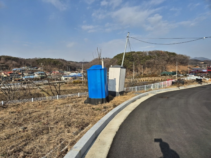 본건 소재 간이화장실 전경