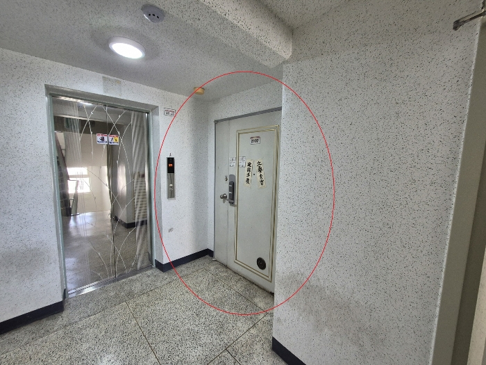 본건 현관 및 공용부