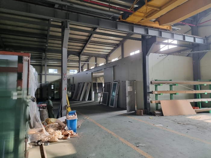 제시외건물 ㄷ) (건물 3-1) 내부에 소재)