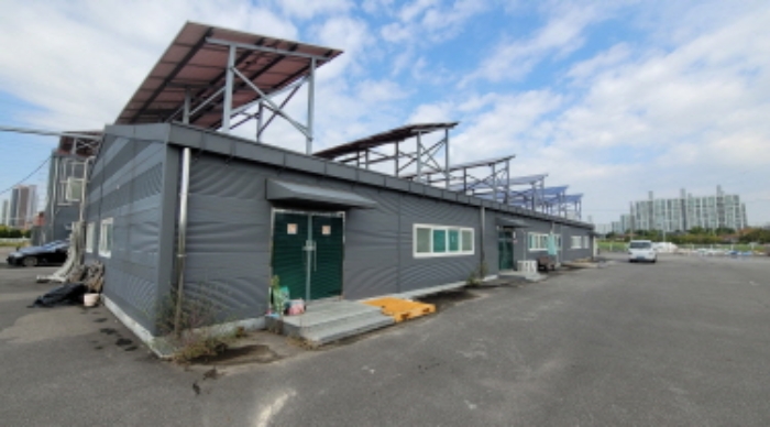 본건 공장 전경