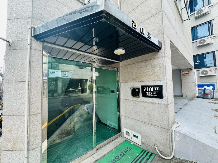 본건 건물 출입구