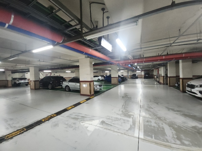 본건동 지하주차장 전경