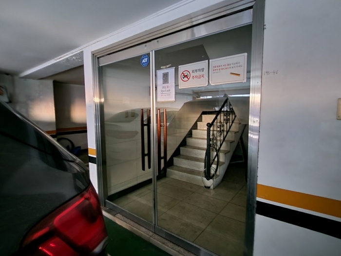 본건 건물 공용출입구