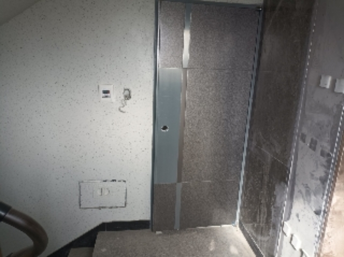 목적물 501호 출입문