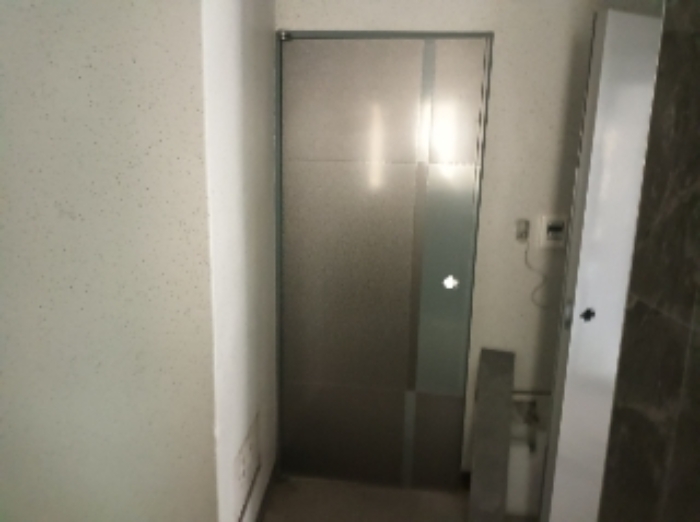 목적물 201호 출입문