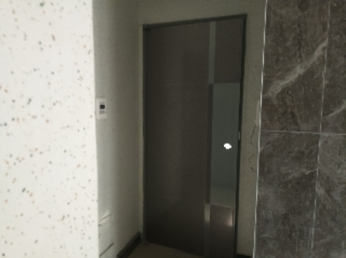 목적물 302호 출입문