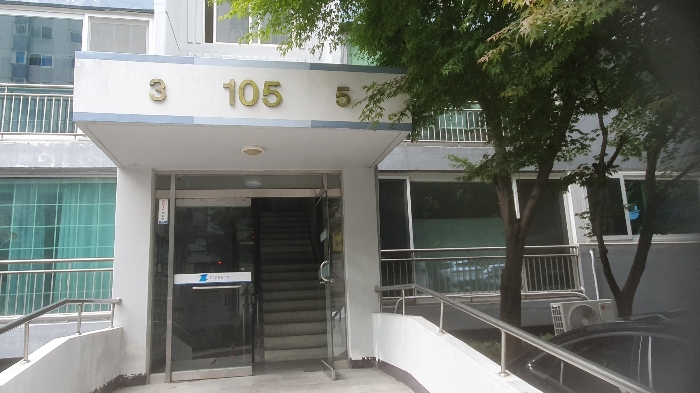 105동 3호,5호 라인 공동 주 출입구