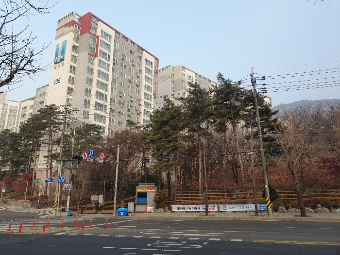 주변전경(남동측에서 촬영)