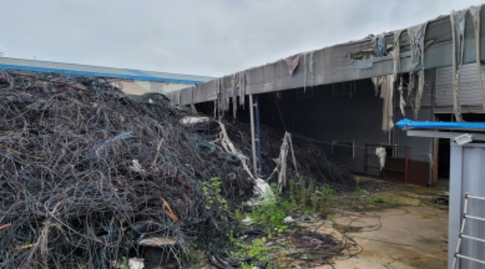 목록 1 전경 및 폐기물 2