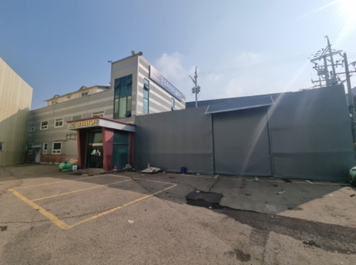 목록 2와 제시외 천막 전경