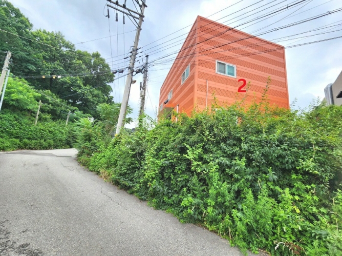 건물 전경(북동측에서 촬영)