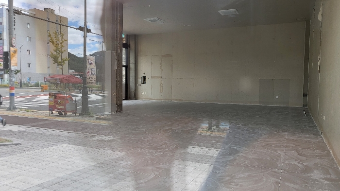 격벽이 제거된 내부