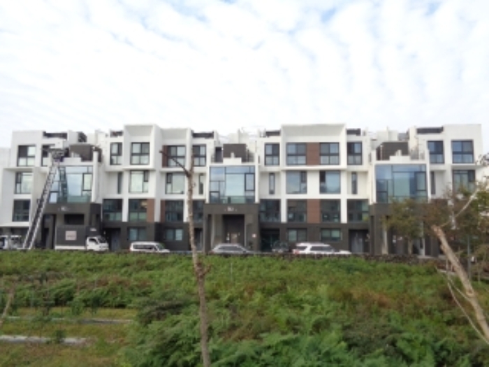 - 본 호(해안마을서4길 107-2, 화이트디어해안2) 102동 전경