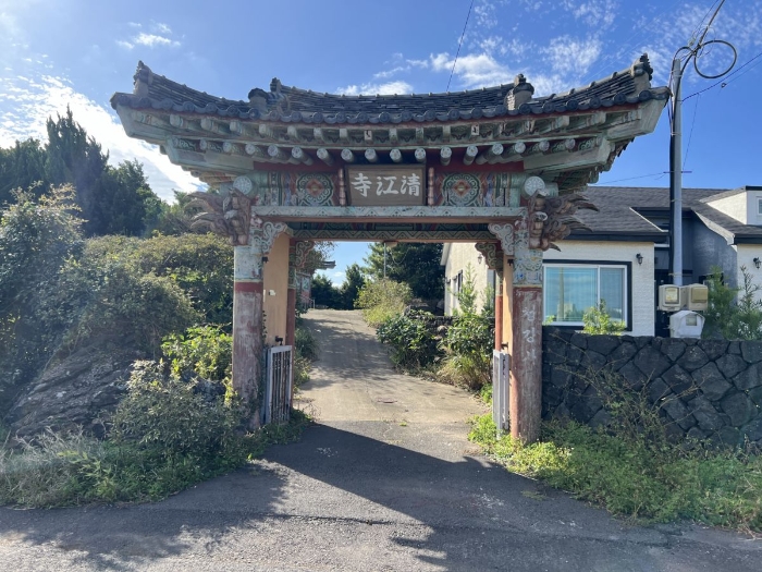 타인지상 건물(일주문) 전경