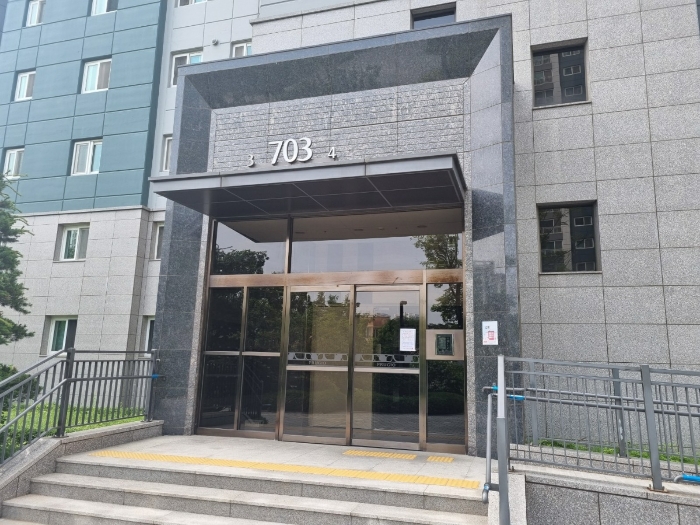 공동현관문 전경