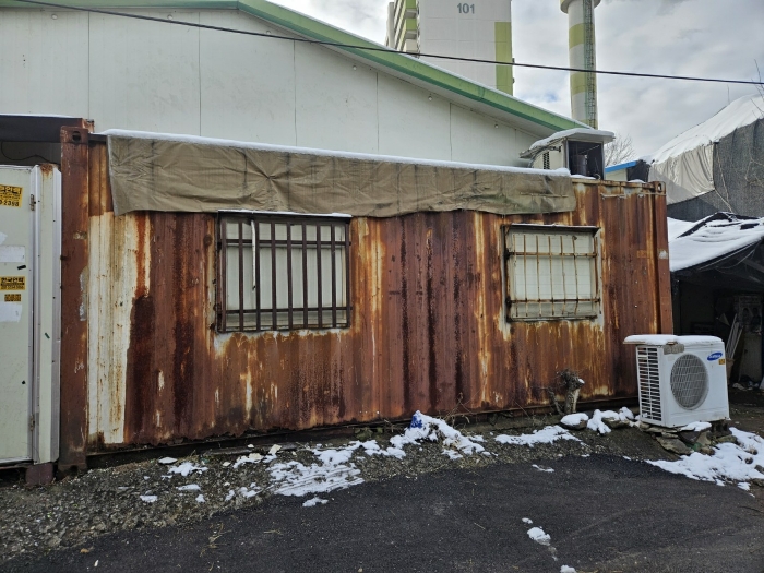 제시외건물㉡(창고 등 외부)
