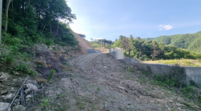 목록 4. 토지(진입로에서 본 모습)