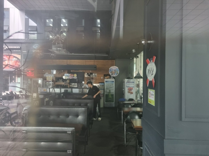 본건 기호(1) 1층 엘127호 내부