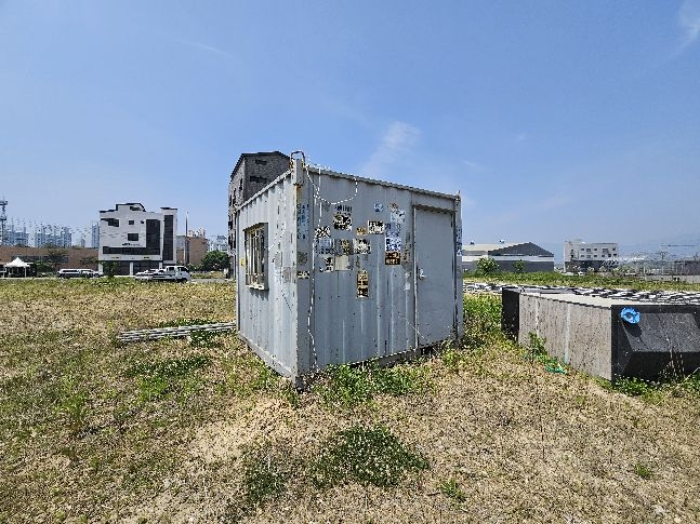 제시 목록 3 전경(제시외 컨테이너박스 1동)