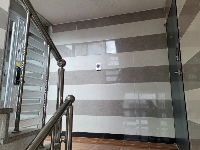 건물 4층 호실 및 복도 전경