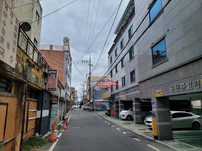 본건 및 주변전경
(북서측 도로 남서측에서 촬영)