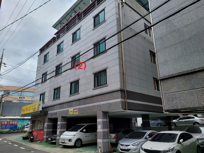 본건전경
(서측에서 촬영)