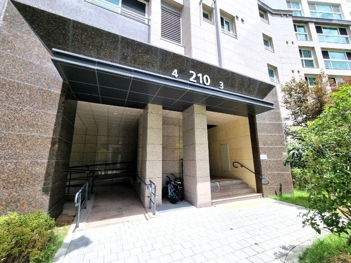 공동현관
210동 3-4호