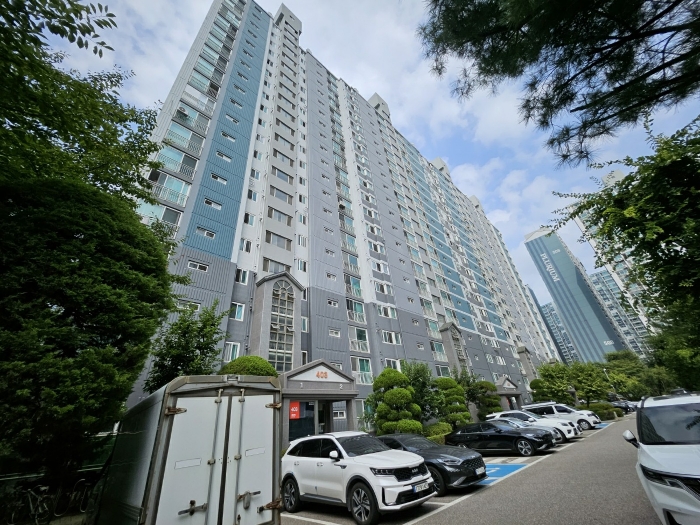 본건 건물 전경(403동)