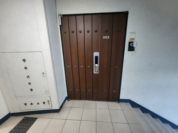 902호 현관
