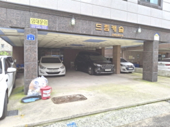 1층 주차장 모습