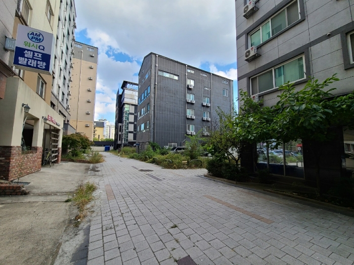 주 변 전 경
(본건 북서측에서)