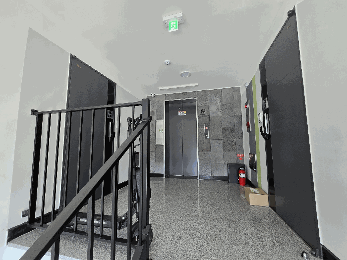 대상물건 일련번호2의 5층 복도 전경